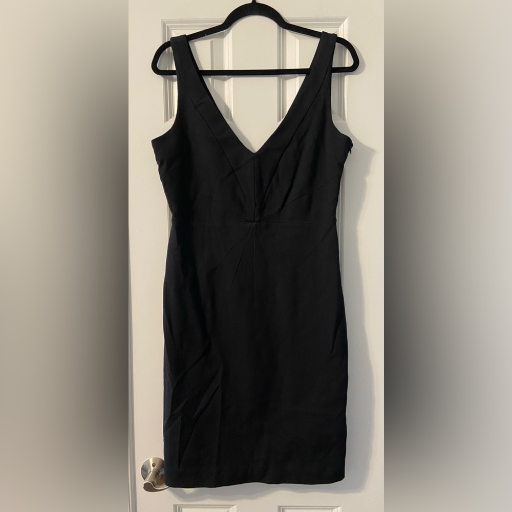 NWOT Banana Republic Black Sleeveless Fitted V-Neck Sheath Dress - Size 12